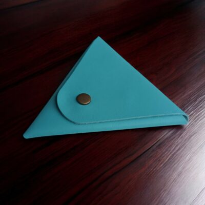 porte monnaie triangle en cuir — fait main (boutons métal vieilli)